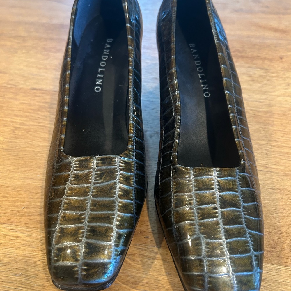 Bandolino Women's Crocodile Pattern Heels - Brown